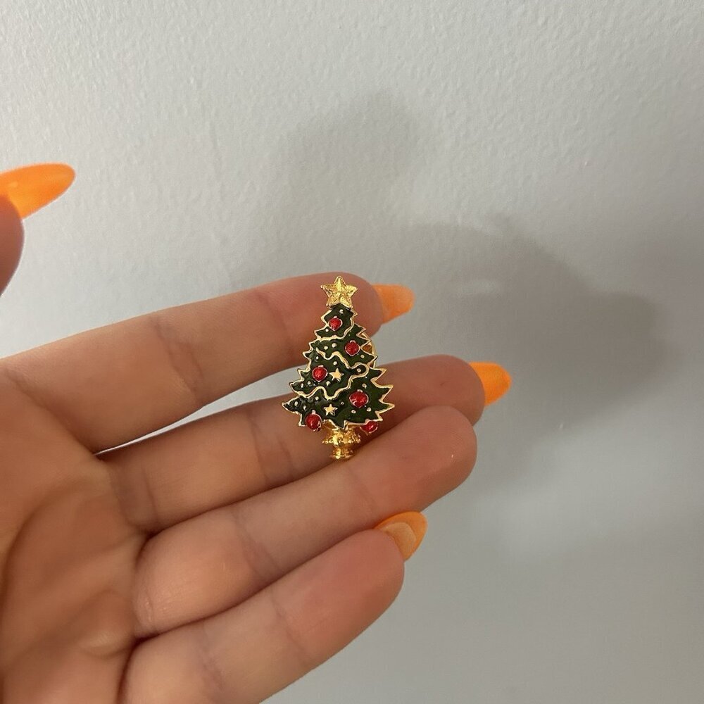 Vintage Christmas Tree Lapel Pin‎ Green Red Ornaments Gold Colors Stars